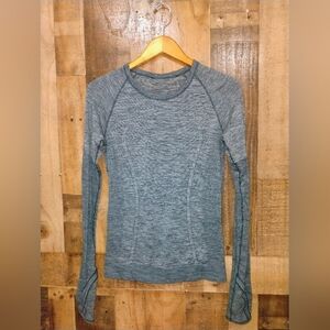 Lululemon Long Sleeve in Green Space Dye (size 6)